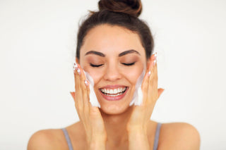 Best Face Washes for Oily Skin - Keep Your Skin Fresh All Day
